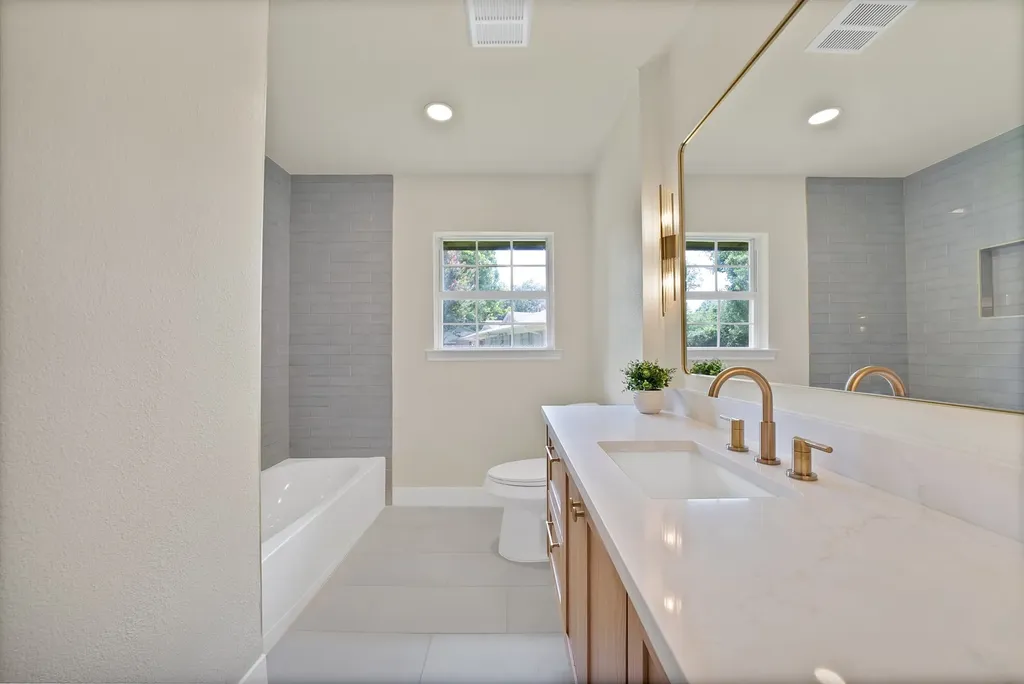 1618 Comanche Trail Garland TX 75043