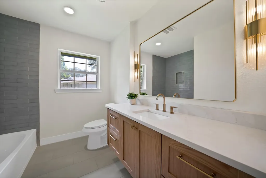 1618 Comanche Trail Garland TX 75043