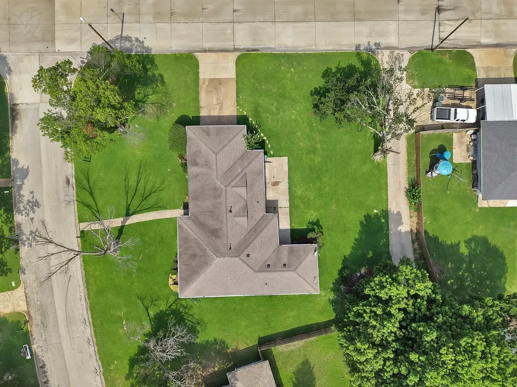 1618 Comanche Trail Garland TX 75043