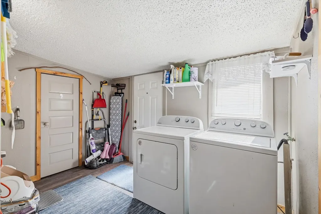 1005 N Oak Street Leonard TX 75452
