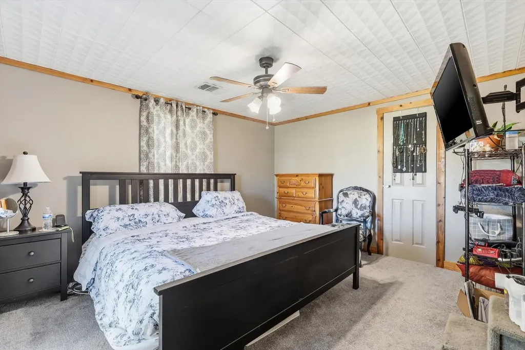 1005 N Oak Street Leonard TX 75452