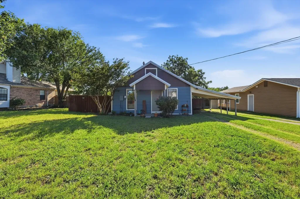 1005 N Oak Street Leonard TX 75452