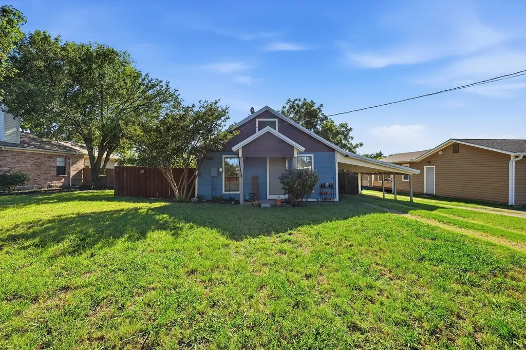 1005 N Oak Street Leonard TX 75452