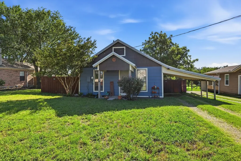 1005 N Oak Street Leonard TX 75452