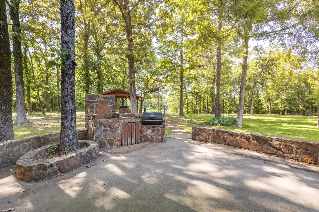 660 County Road 1503 Alba TX 75410