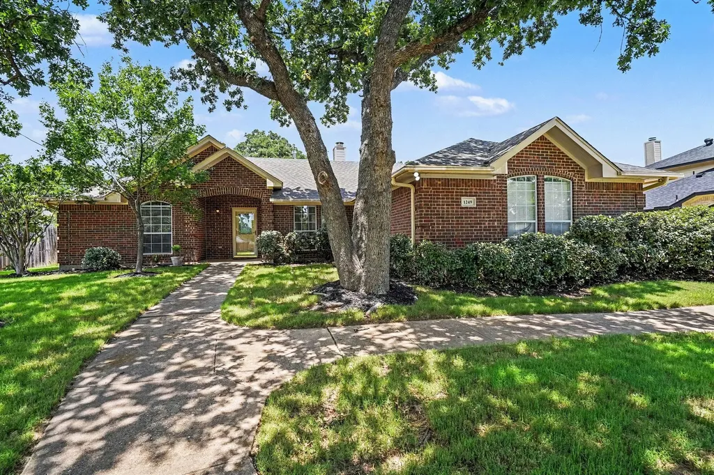 1249 Cross Creek Drive Kennedale TX 76060