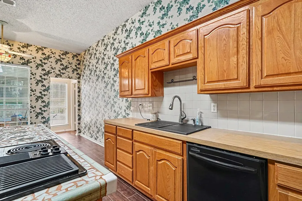 1249 Cross Creek Drive Kennedale TX 76060