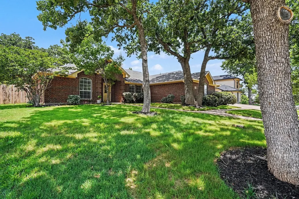 1249 Cross Creek Drive Kennedale TX 76060