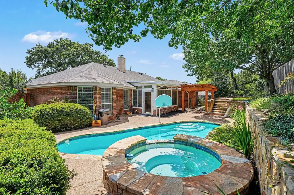 1249 Cross Creek Drive Kennedale TX 76060