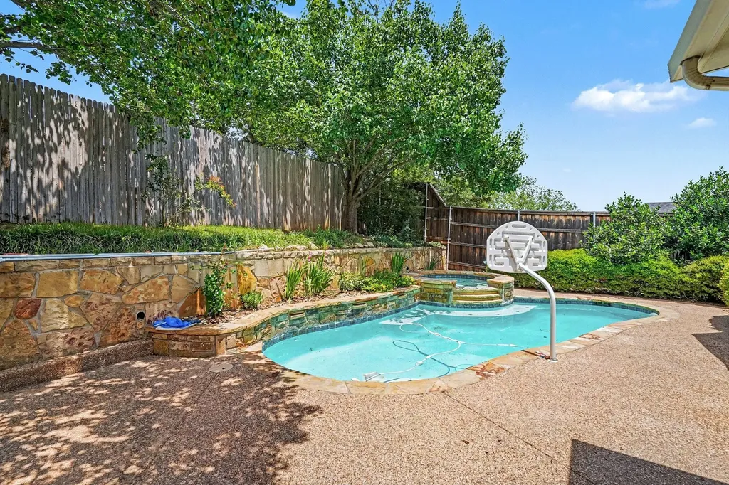1249 Cross Creek Drive Kennedale TX 76060