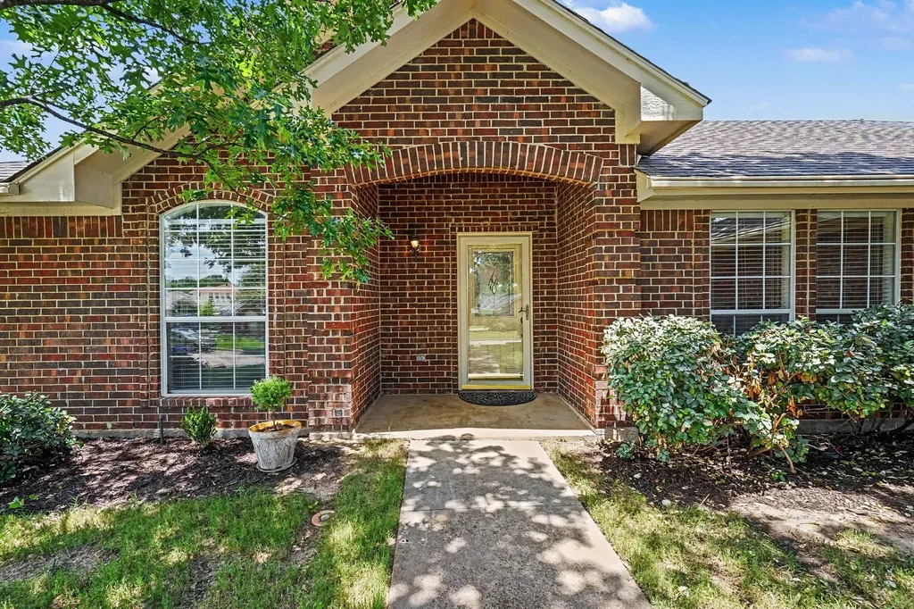 1249 Cross Creek Drive Kennedale TX 76060