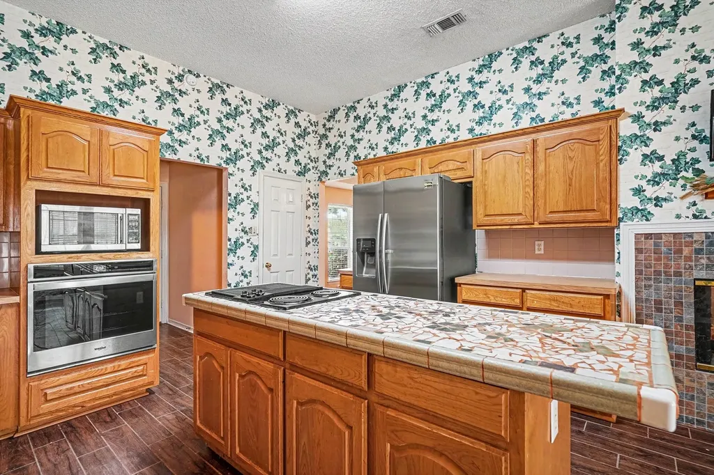 1249 Cross Creek Drive Kennedale TX 76060