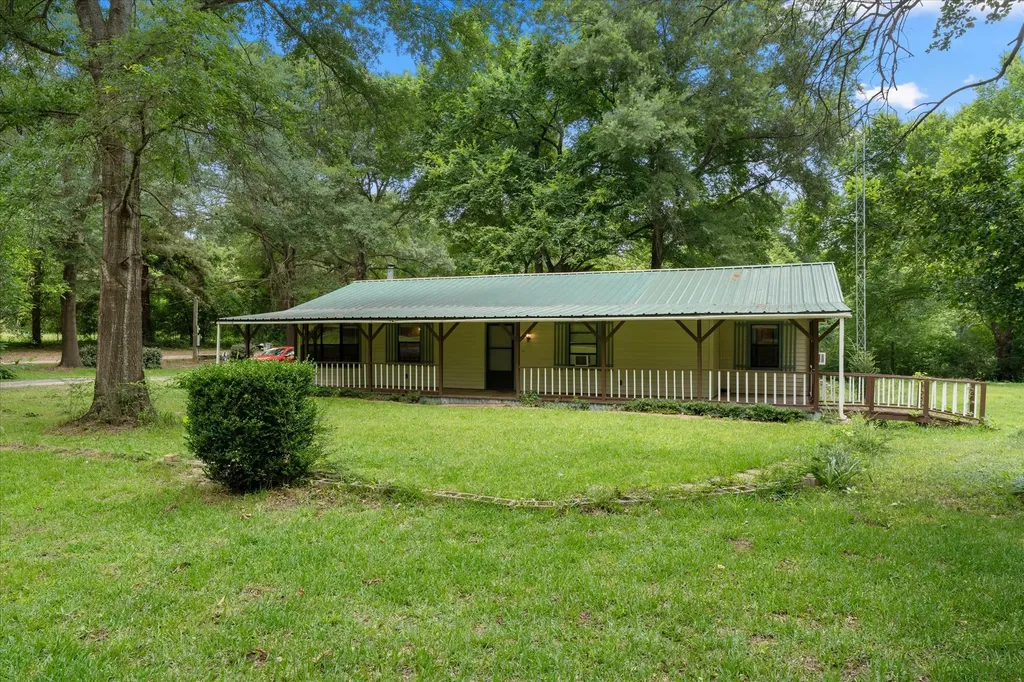 18459 Fm 16 E Winona TX 75792