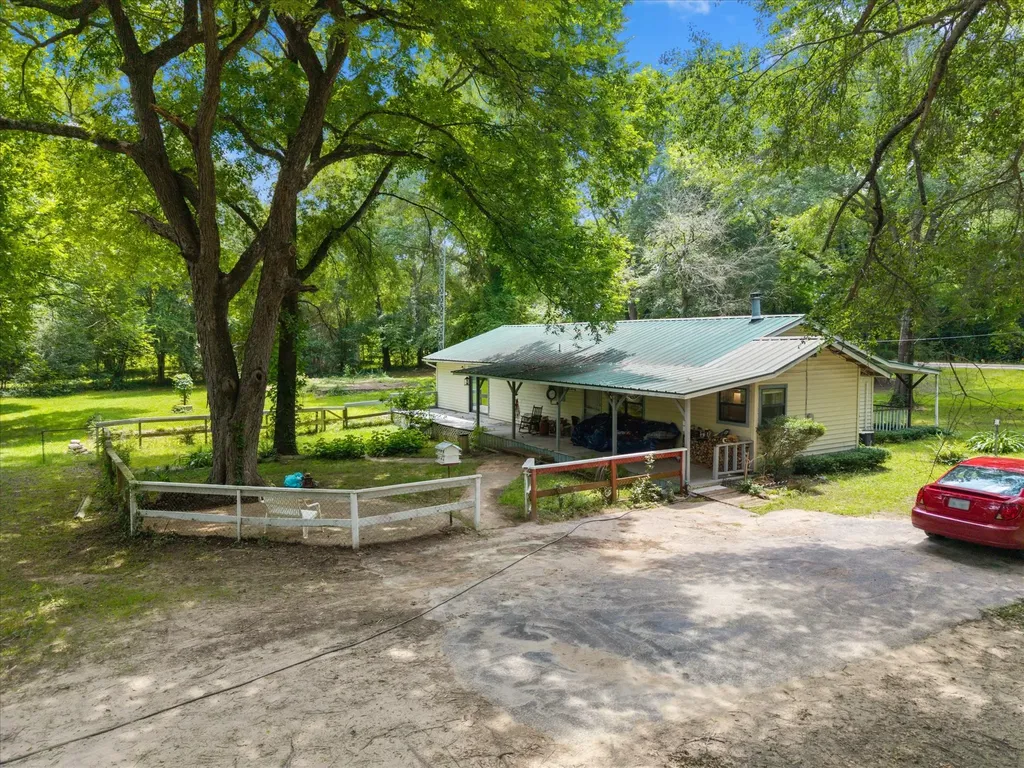 18459 Fm 16 E Winona TX 75792