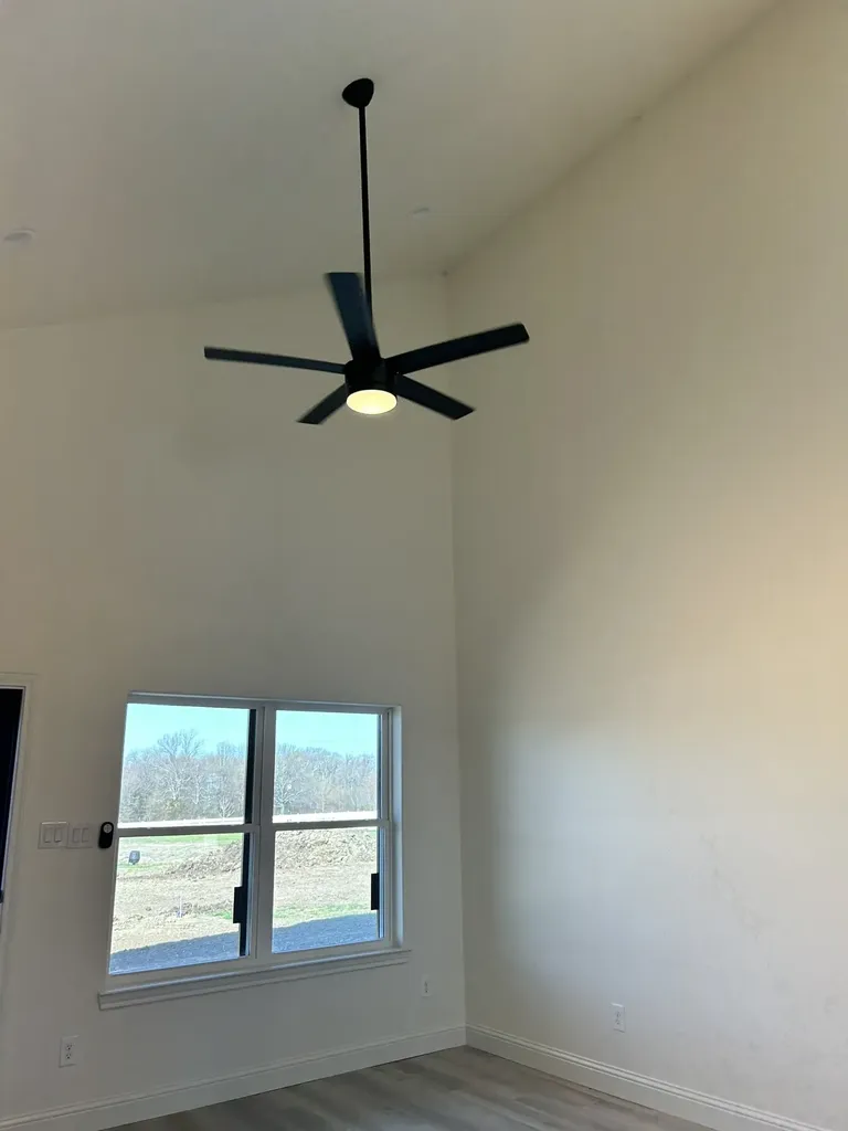 483 Rs County Road 1605 Point TX 75472