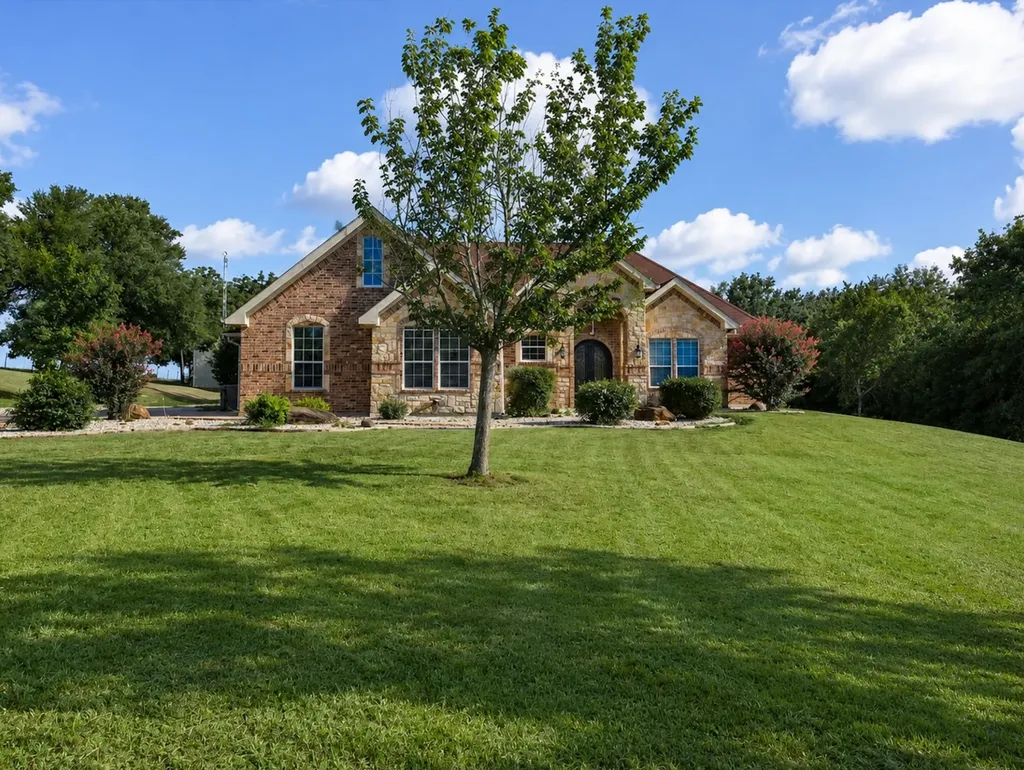 16900 County Road 706 Leonard TX 75452