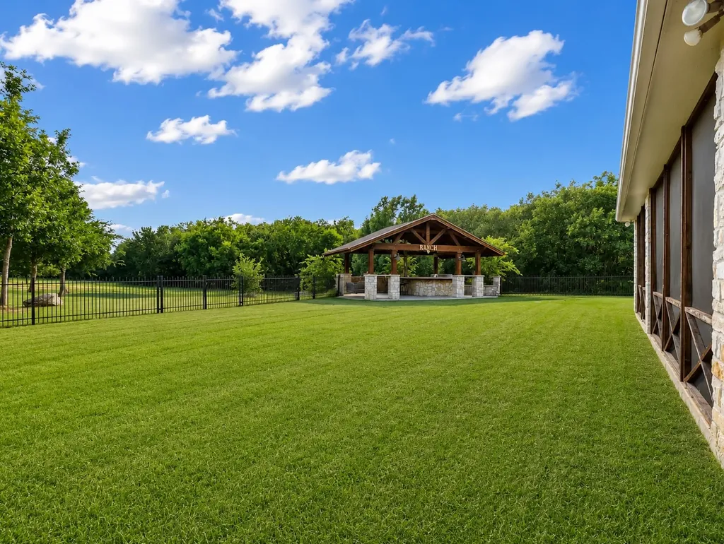 16900 County Road 706 Leonard TX 75452