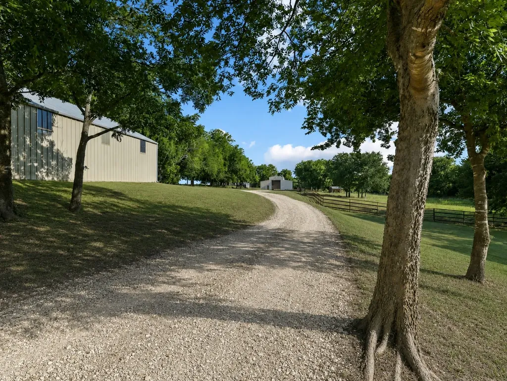 16900 County Road 706 Leonard TX 75452
