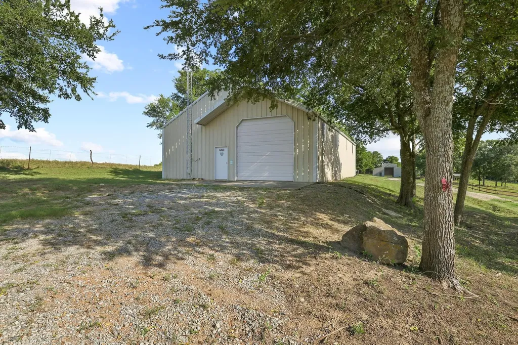 16900 County Road 706 Leonard TX 75452