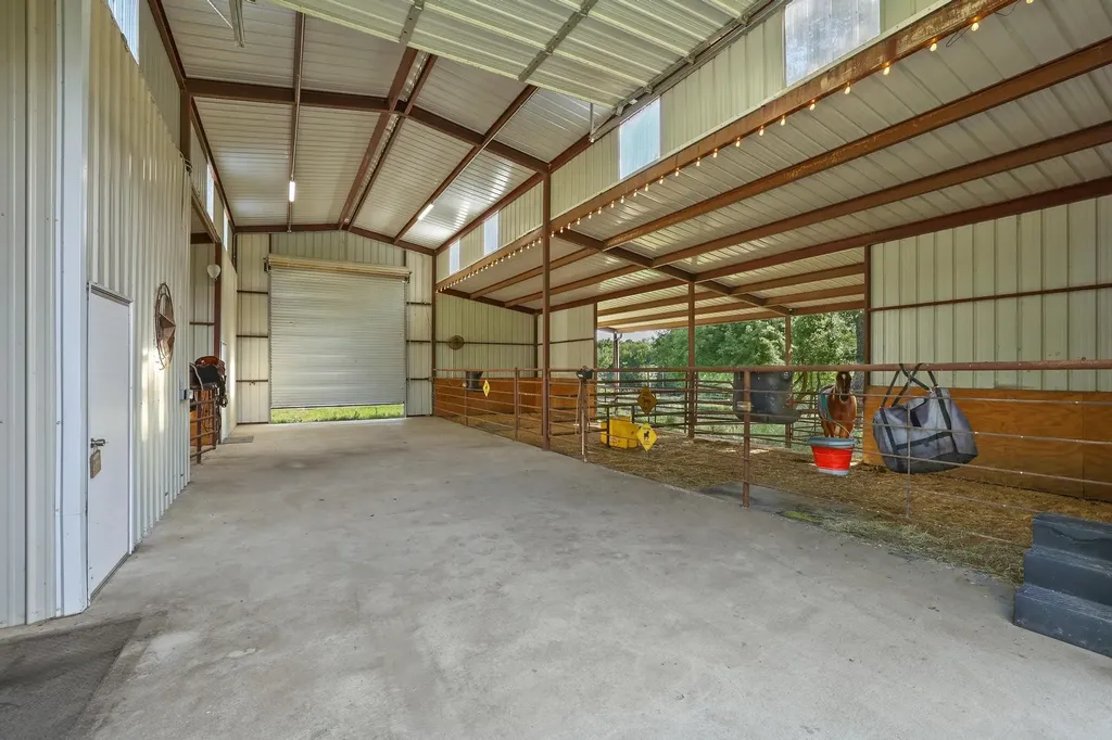 16900 County Road 706 Leonard TX 75452