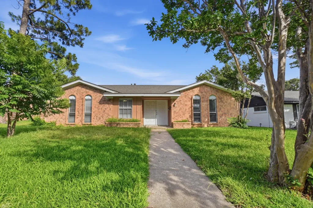 2324 Lovell Drive Mesquite TX 75150