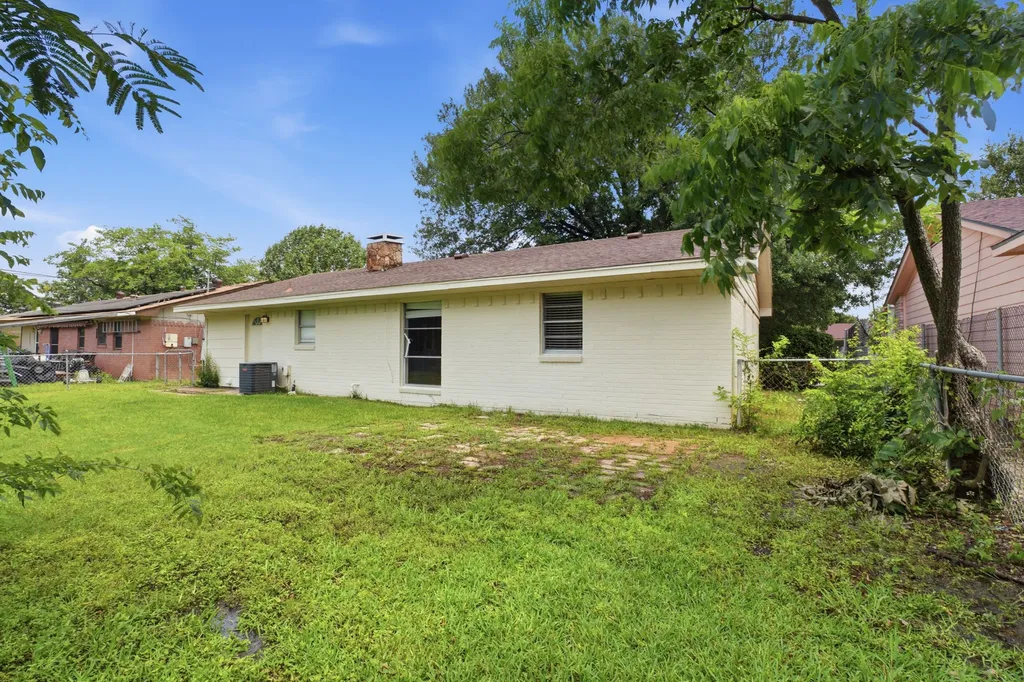 2301 Narobi Place Mesquite TX 75149