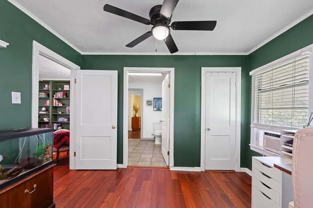 602 Harrisdale Avenue River Oaks TX 76114