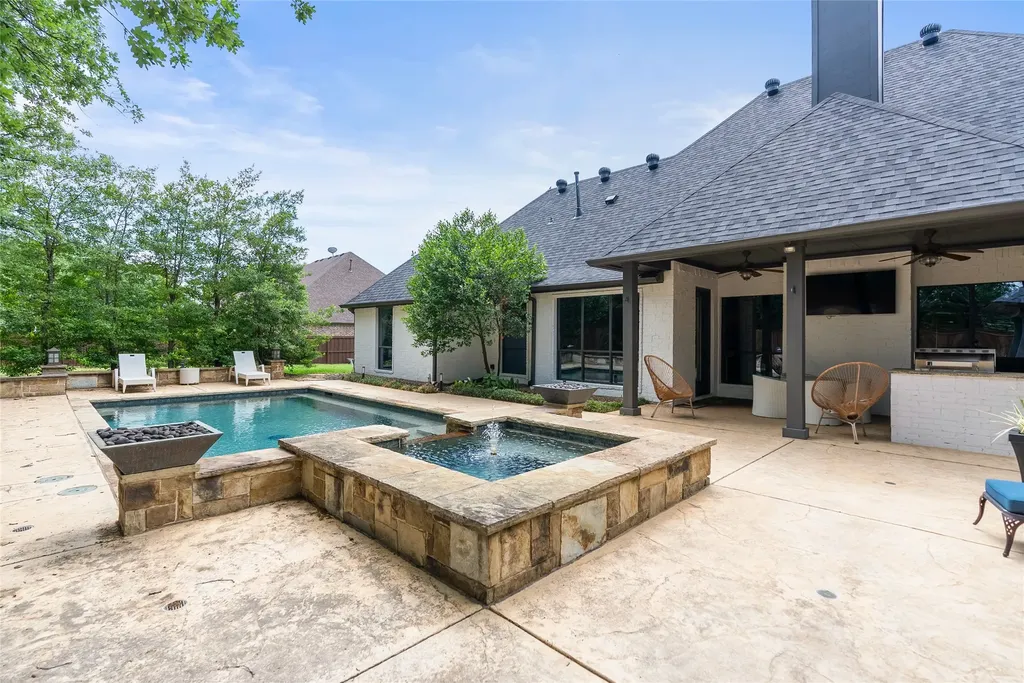 110 Red Oak Drive Krugerville TX 76227