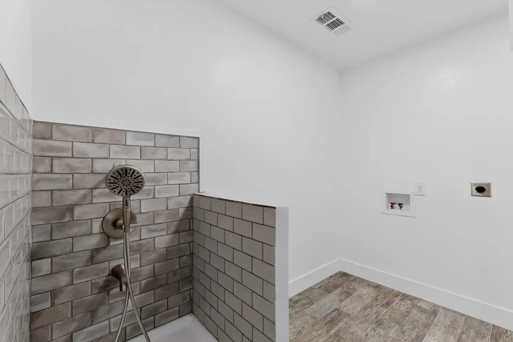 150 S Woodland Trail Double Oak TX 75077