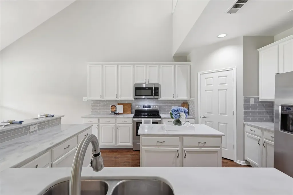 1709 Sunflower Drive Corinth TX 76210
