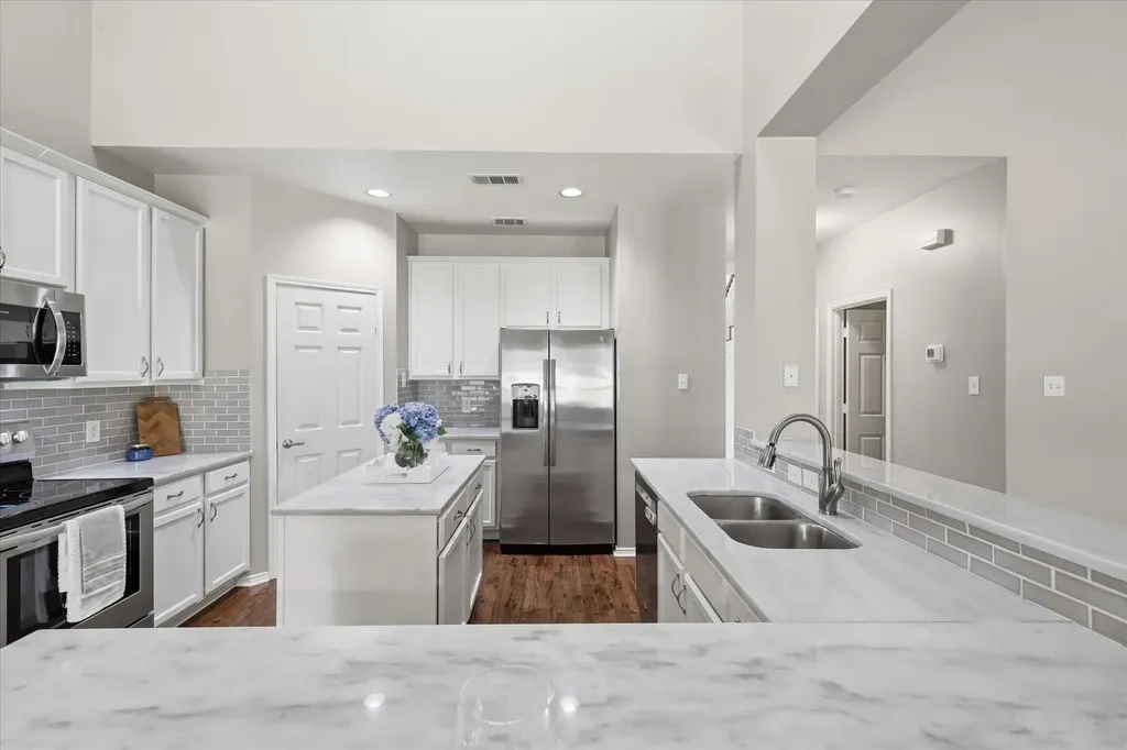 1709 Sunflower Drive Corinth TX 76210