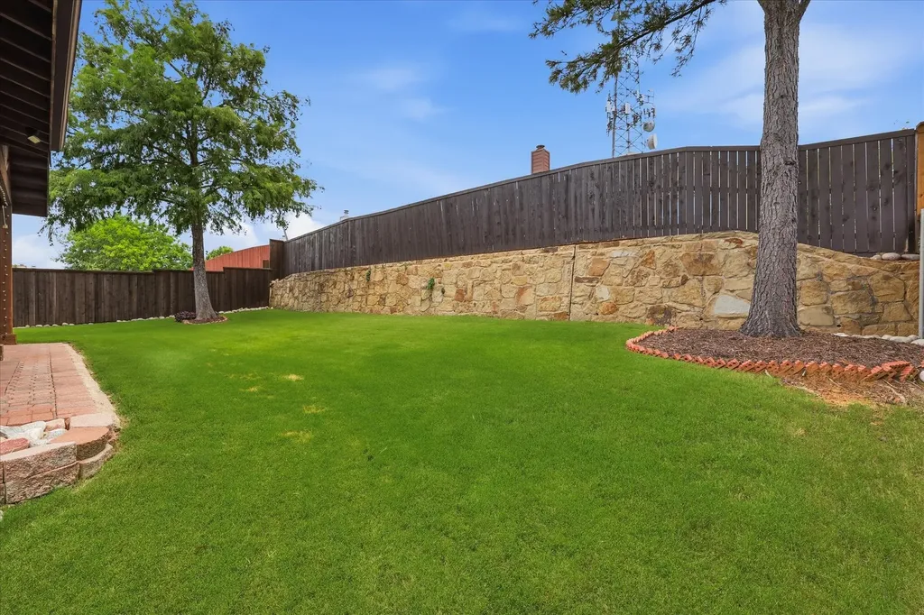 1709 Sunflower Drive Corinth TX 76210