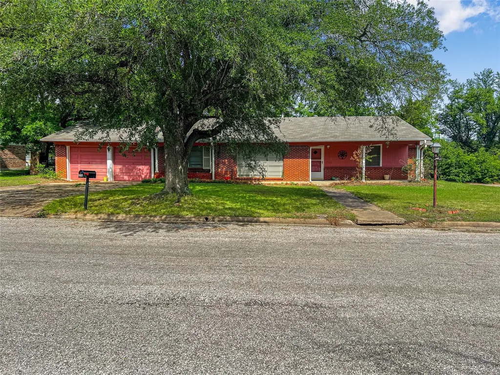 2706 Bois D Arc Street Commerce TX 75428