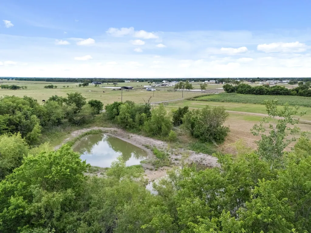 300 Grellhesl West TX 76691