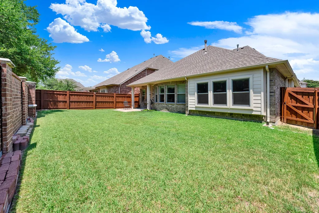 5724 New Castle Drive Richardson TX 75082