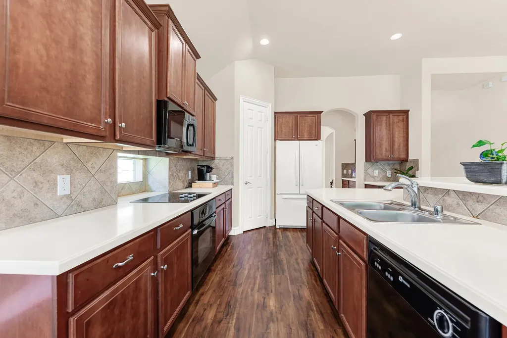 5724 New Castle Drive Richardson TX 75082