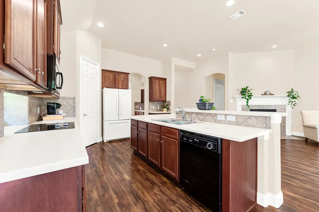5724 New Castle Drive Richardson TX 75082