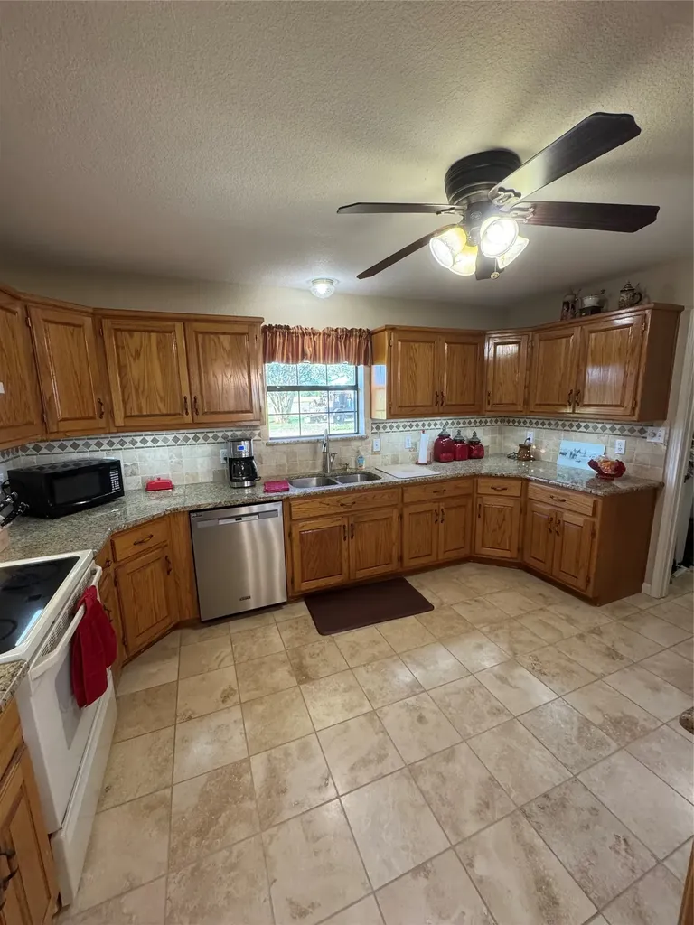 6655 County Road 118 Kaufman TX 75142