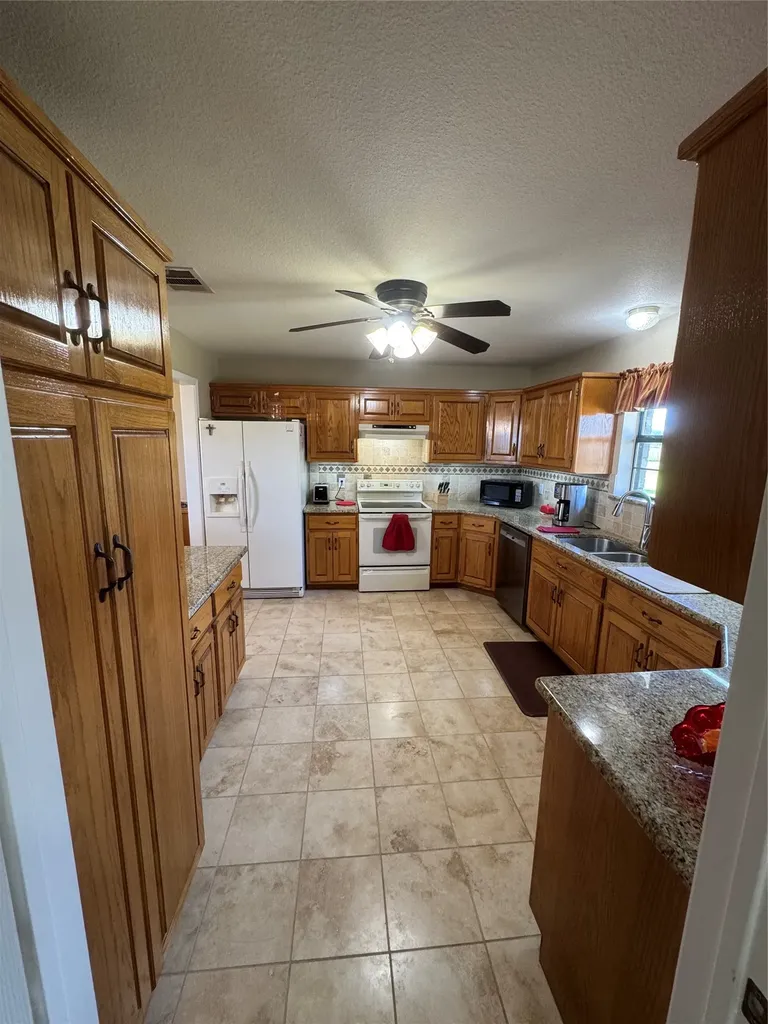 6655 County Road 118 Kaufman TX 75142