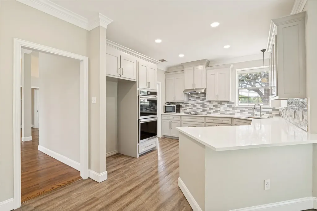1320 E Highland Road Waxahachie TX 75167
