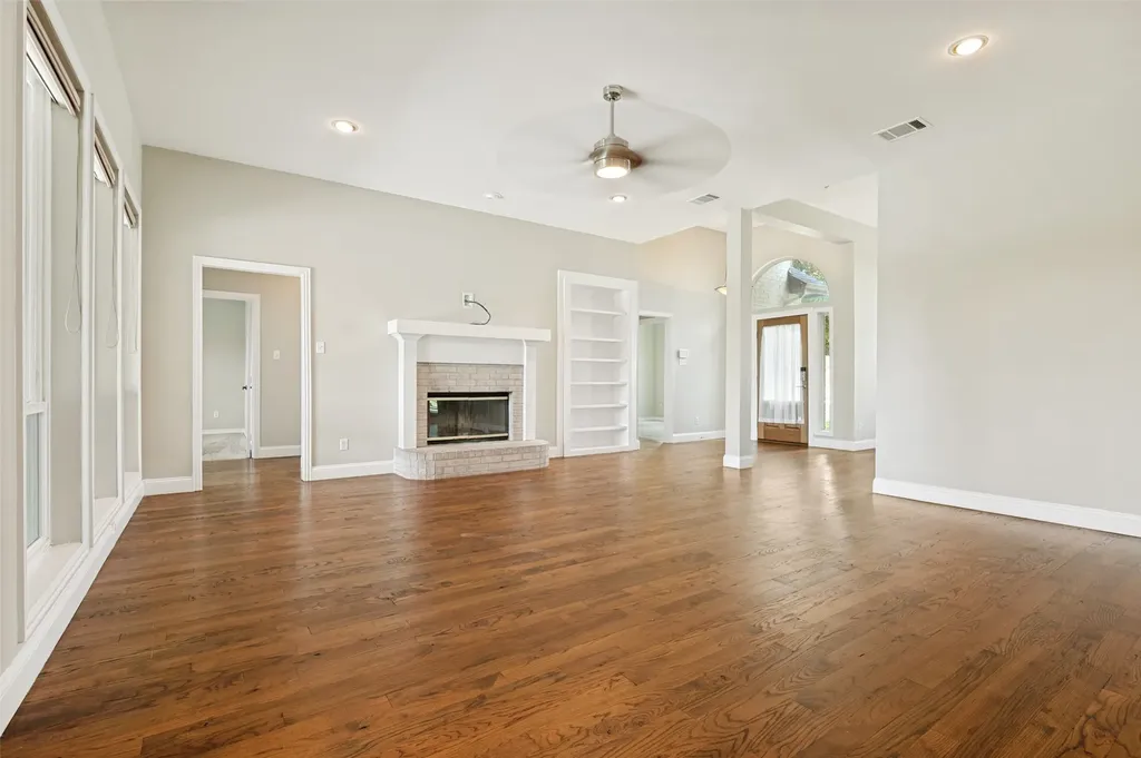 1320 E Highland Road Waxahachie TX 75167