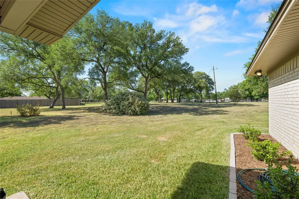 501 Brint Lane Robinson TX 76706