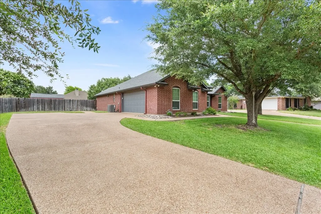1017 Cheyenne Trail Hewitt TX 76643