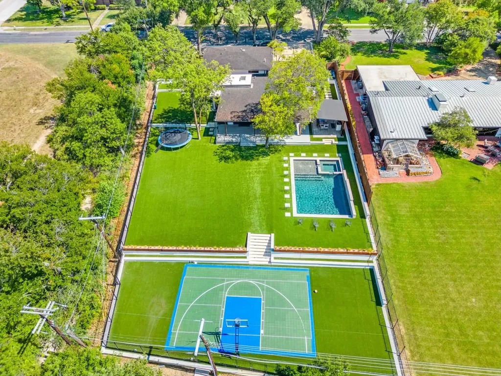 Dallas TX, 9755 Van Dyke Road