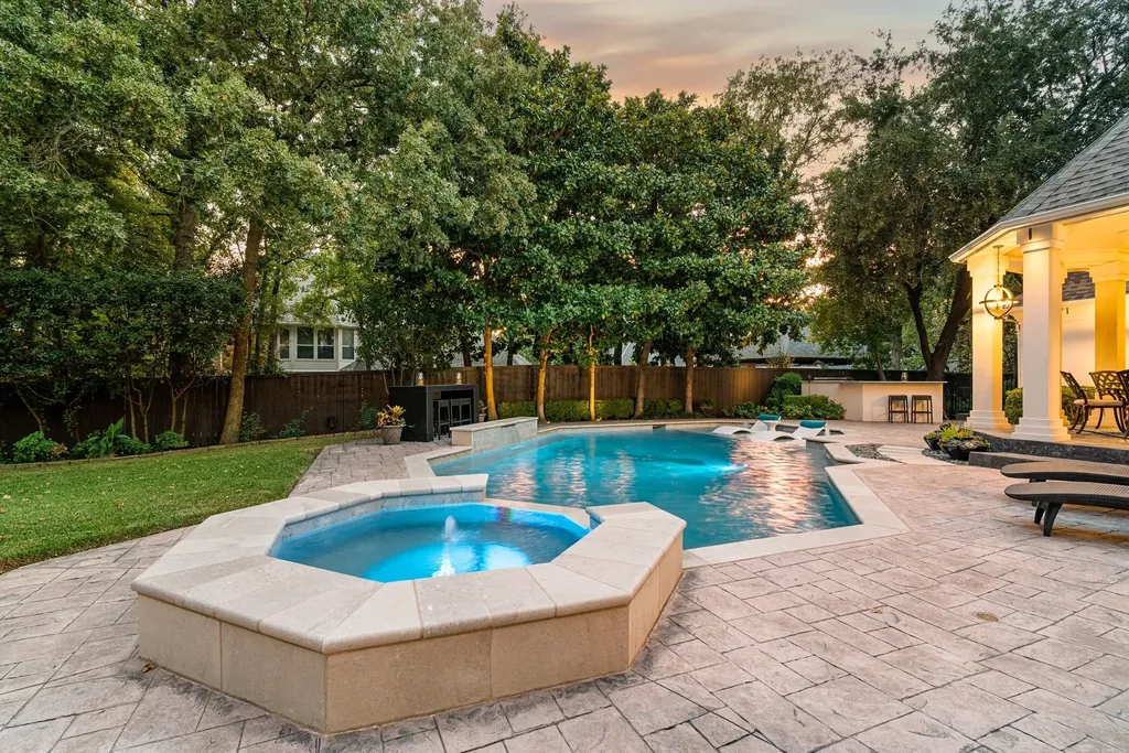 802 Carriage Court Southlake TX 76092