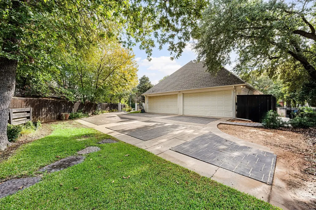 802 Carriage Court Southlake TX 76092
