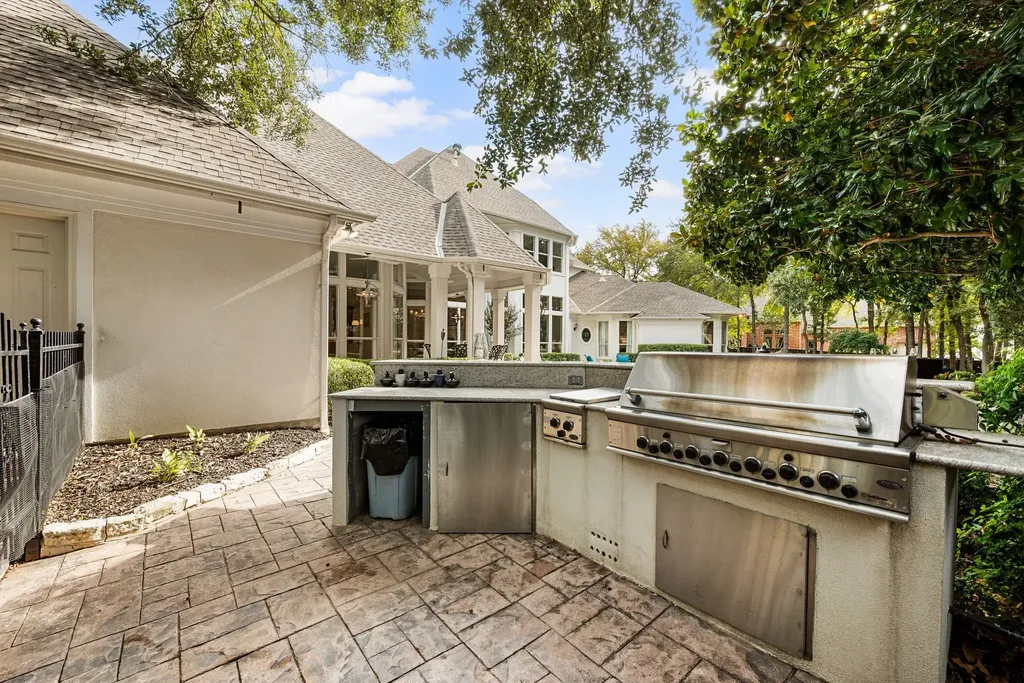 802 Carriage Court Southlake TX 76092