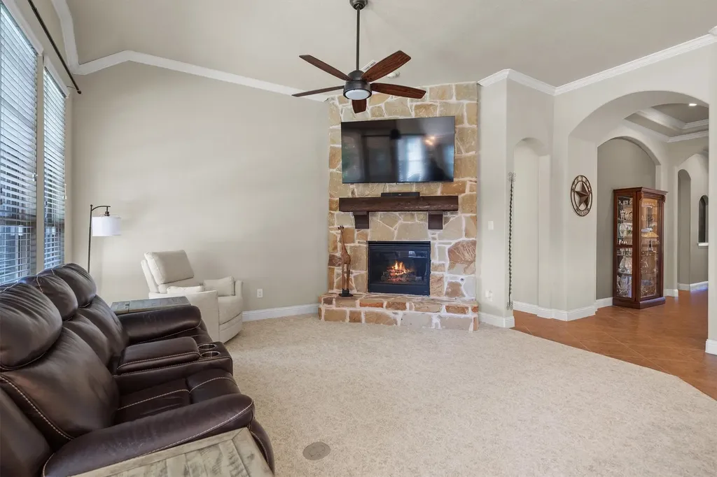 604 Satinwood Lane Euless TX 76039