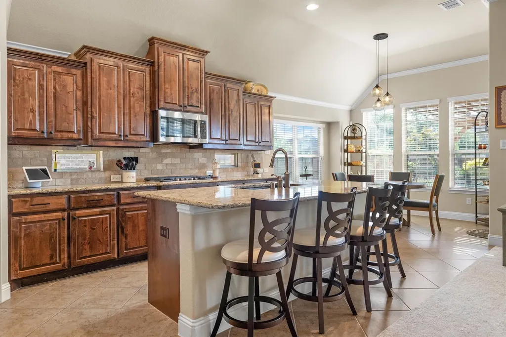604 Satinwood Lane Euless TX 76039