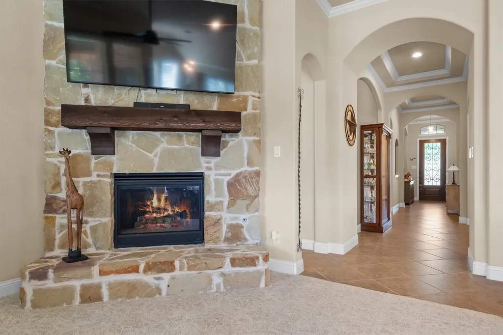 604 Satinwood Lane Euless TX 76039